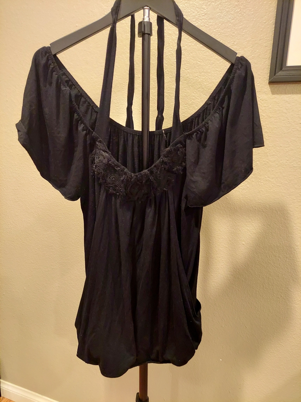 Eyelash Couture Black Off-Shoulder Floral-Trim Camisole